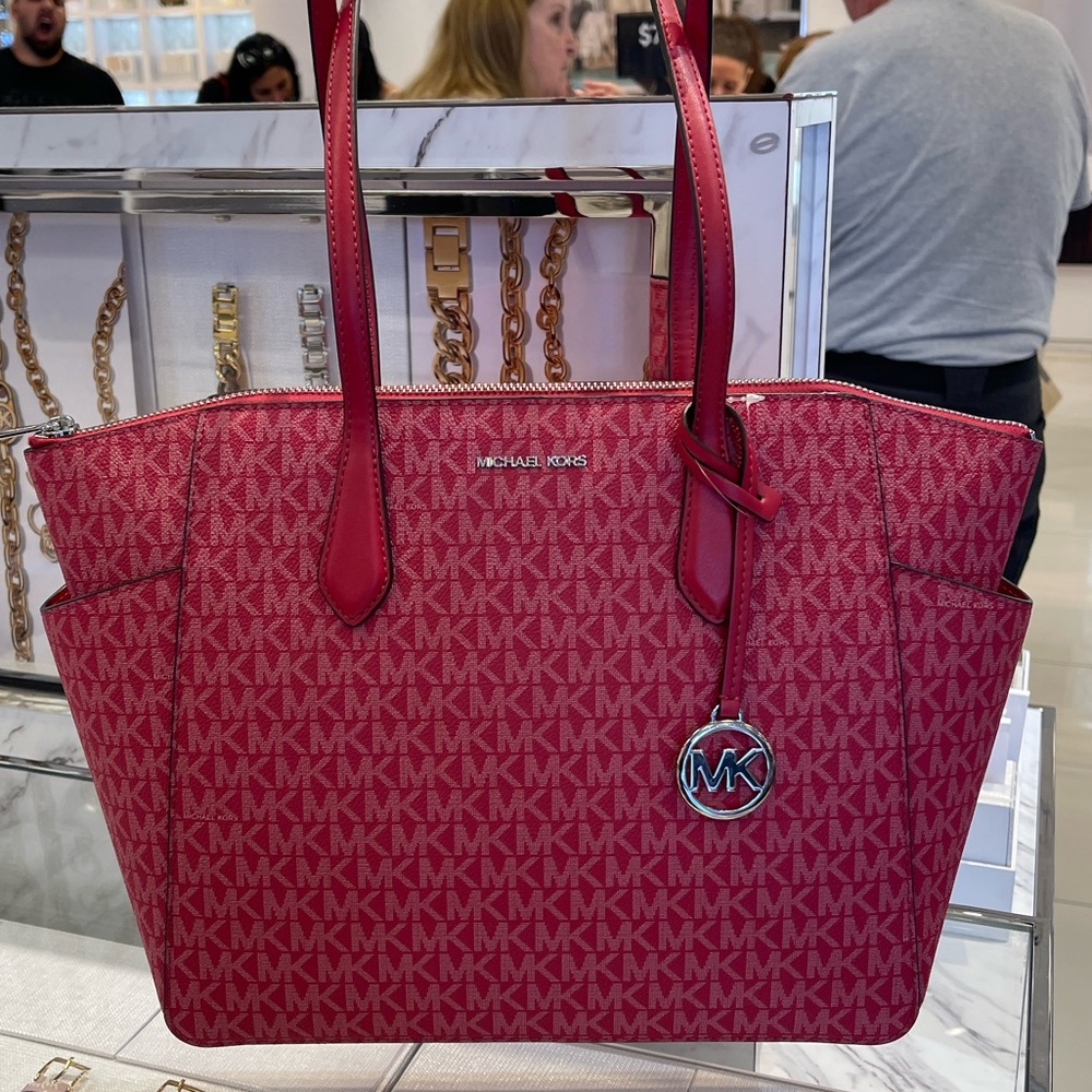 MICHAEL KORS Marilyn Md Signature Logo Shoulder Tote Bag
Dark Raspberry 
NWT